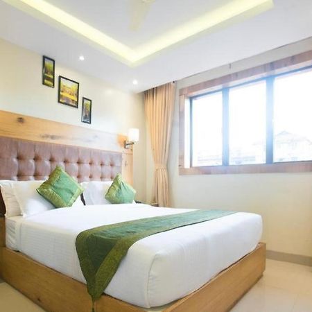 Hotel Square Stay Нью-Дели Экстерьер фото