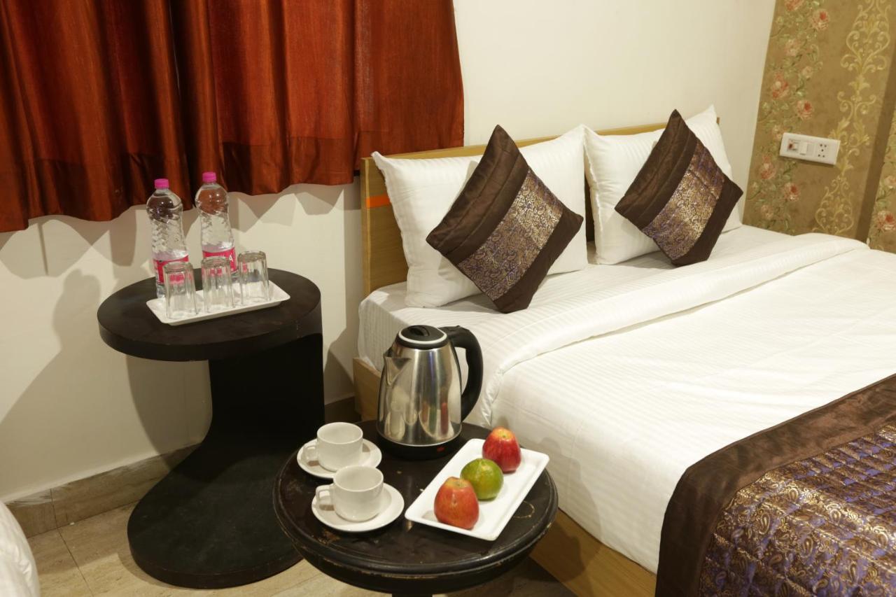 Hotel Square Stay Нью-Дели Экстерьер фото